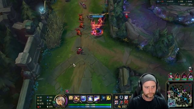 SEASON 11 ABILITY HASTE LUX HAS AN 8 SECOND ULT?! - League of Legends смотреть онлайн