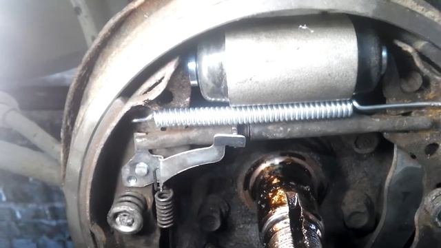 автоматический механизм развода задних колодок на Хундай Акцент смотреть онлайн