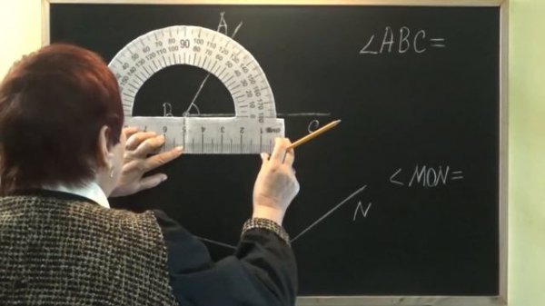 КАК ПОЛЬЗОВАТЬСЯ ТРАНСПОРТИРОМ? ЧТО ТАКОЕ ТРАНСПОРТИР? Примеры | МАТЕМАТИКА 5 класс