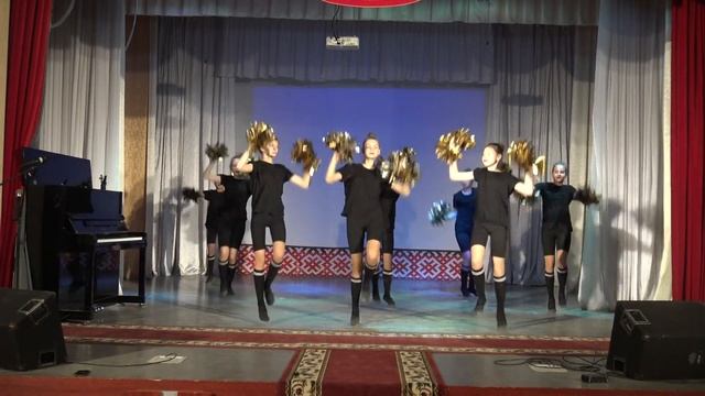 Ансамбль мажореток и барабанщиц "Ритм" , помпон (группа, юниорки) смотреть онлайн