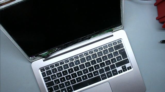 Asus UX305C Reparatur Display LCD Austausch Ausbau Replacement