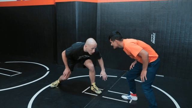 How to get an Underhook - a Strong Tie-Up for Wrestling смотреть онлайн