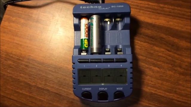 Обзор универсального зарядного устройства для аккумуляторных батареек Techno Line BC1000 смотреть онлайн