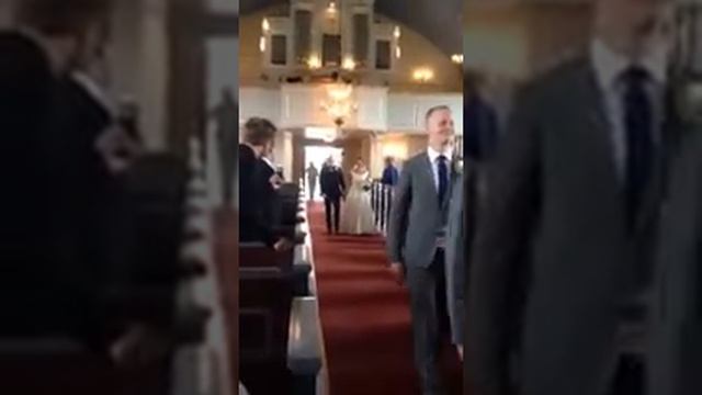 Peter och Cheries ingång i kyrkan смотреть онлайн