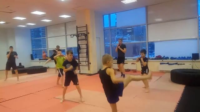 Бой с тенью. K-1. Muay thai. Тайский бокс. Trainer: Ratmanskii S.I. Sport Club "Black Horse" смотреть онлайн