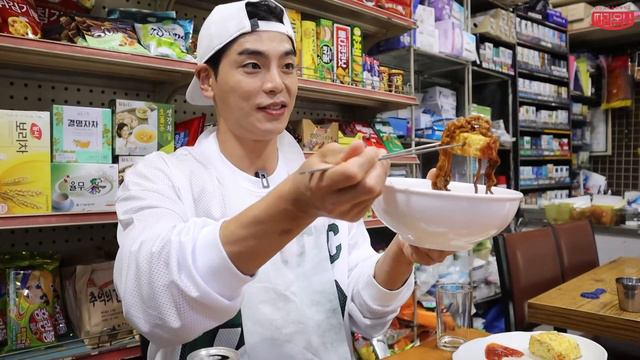 왕십리 노포가맥집 만물슈퍼 라면먹방 제육볶음 짜파게티 비빔국수 스팸 신라면 해물파전 계란말이 맥주 카스 술먹방 korean mukbang eatingshow смотреть онлайн