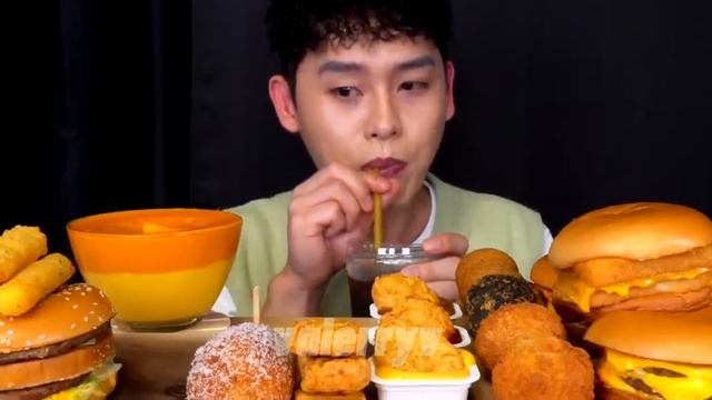 ASMR MUKBAND | FOOD + ЗАБАВНЫЕ ИСТОРИИ???? смотреть онлайн