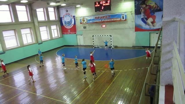 СШ 101 - Ярославль - ноябрь 2014 ( девочки ) - игра со старшими девочками 2002-2003 г.р.. смотреть онлайн