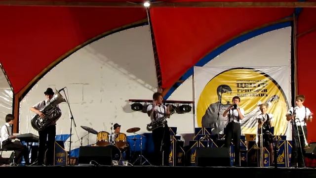 Royal Garden Blues - Children dixieland from Kherson смотреть онлайн