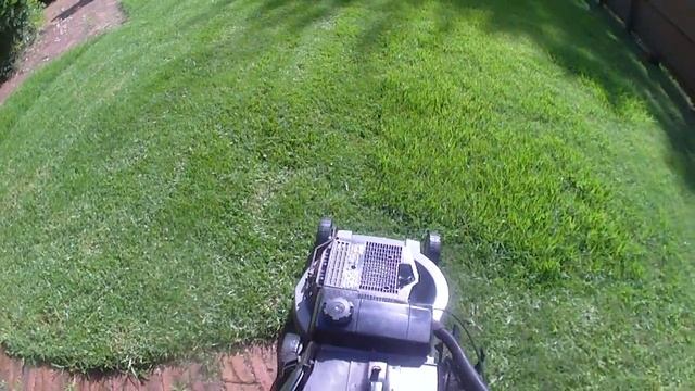 Victa 2 stroke mower self drive. смотреть онлайн