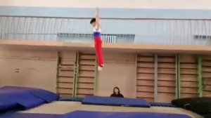 Прыжки на батуте😮 Первый разряд