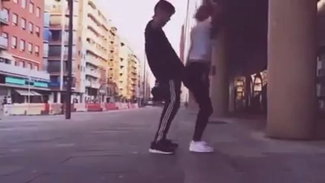 Shuffle танец парня и девушки смотреть онлайн