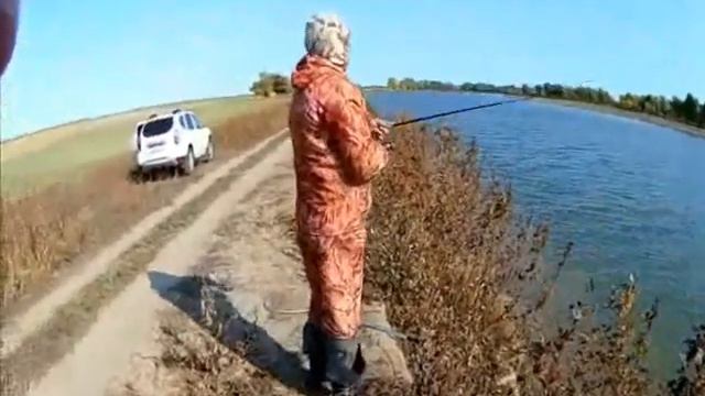 Как поймать судака на 4 кг и как не надо снимать экшн кмерой смотреть онлайн