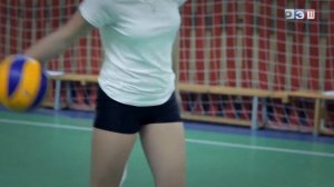 Волейбол. Основные приемы игры: верхняя и нижняя подачи мяча