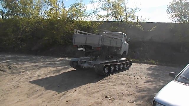 Уаз головастик на гусеницах. Первые шаги перед натяжкой гусениц. смотреть онлайн