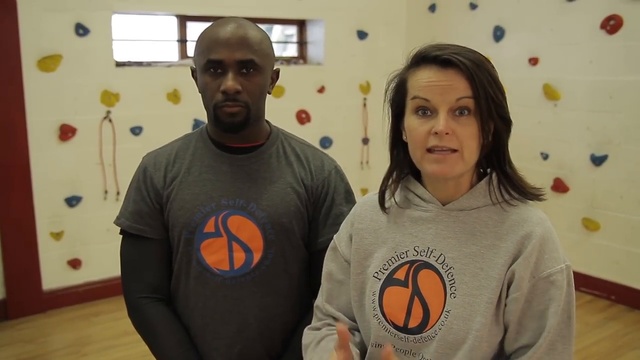 Premier Self Defence - Debi Steven shows self-defence techniques смотреть онлайн
