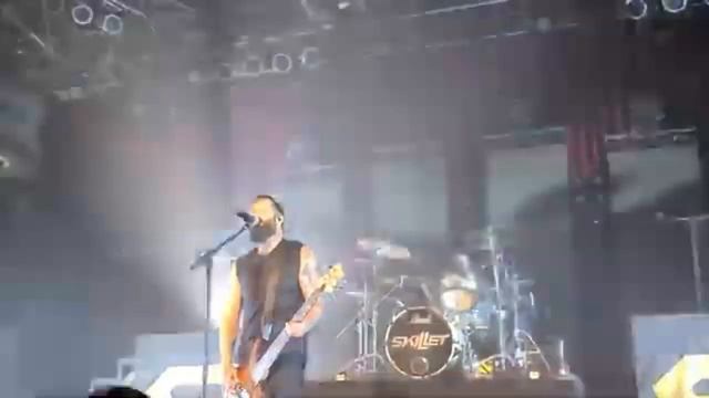 Skillet - Surviving The Game (Live) [New Song] смотреть онлайн