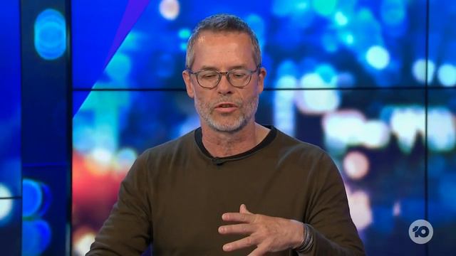 Guy Pearce: Actor Guy Pearce On Trying To Find Out Who 'Neighbours' Mike Young Was Again смотреть онлайн