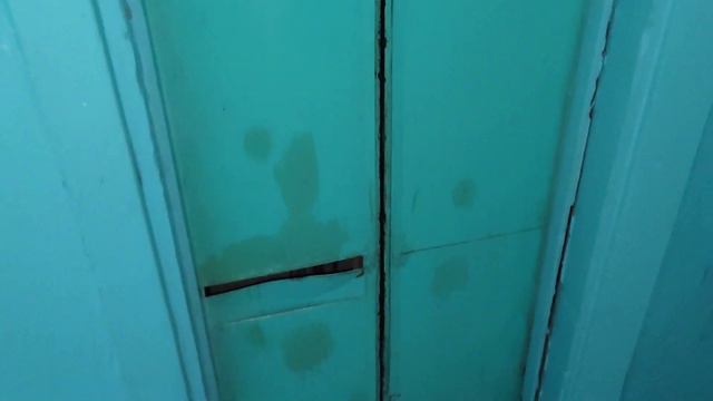 Переобшитый лифт УКМ ≈1971 г, Г/П 350 кг, V=0,65 м/с (ул. Калиновая, 61, подъезд 2, Днепропетровск) смотреть онлайн