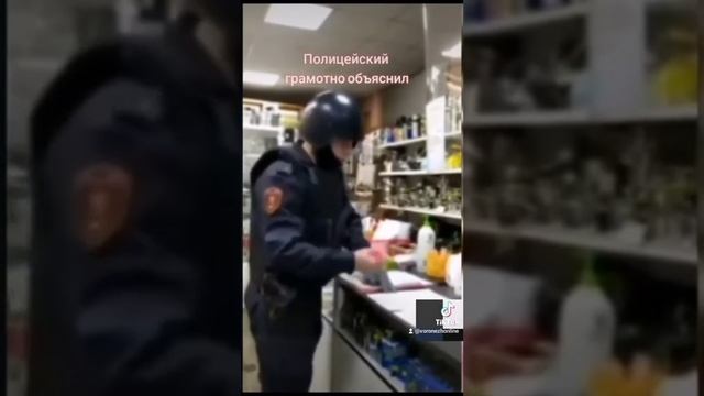 ГРАМОТНЫЙ РОСГВАРДЕЕЦ ОБУЧАЕТ БЕЗГРАМОТНЫХ ТОРГАШЕЙ