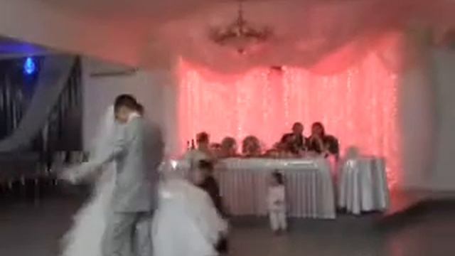 Свадебный танец Замира и Зарины! смотреть онлайн