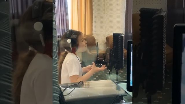 Софья Стихурова (8 лет) - "Ты звезды зажигай!" смотреть онлайн