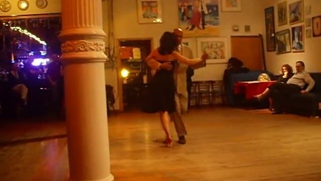 Argentine Tango: Facundo Posadas & Maria Jose Sosa - milonga смотреть онлайн