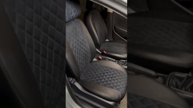Видео обзор авточехлов из экокожи со вставкой алькантары на Volkswagen Polo! Дизайн 3D ромб 4см!Пол смотреть онлайн