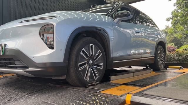 Процесс замены аккумулятора на NIO ES7 смотреть онлайн