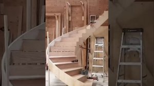 Строительство изогнутой лестницы