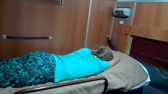 Типы людей в поезде смотреть онлайн