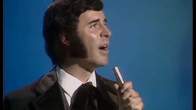 Robert Young, 76, (1935-2011) Singing Happy Heart