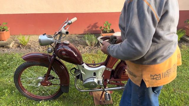 Gyuszi bácsi elkészült egy gyönyörű Simson Sr2-vel. 🇩🇪DDR🇩🇪 смотреть онлайн
