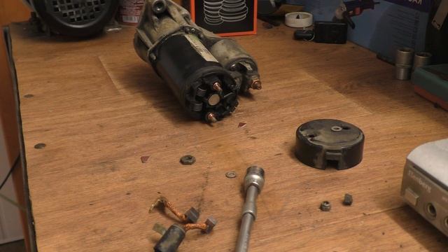 MITSUBISHI SPACE STAR, CARISMA. Снятие стартера MD308088. МКПП JB3. Замена щеточного узла. Проверка