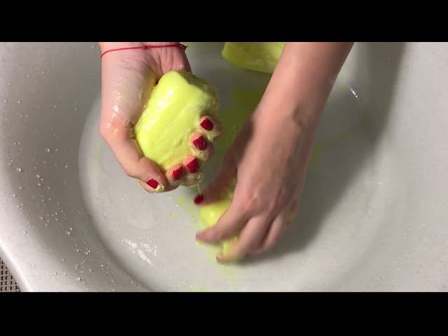 ASMR/super Mushy Soapsqueezing Sponge #soap #soakedsoap #sponge #mushysoap