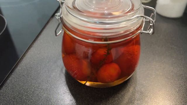 МАРИНОВАННАЯ КЛУБНИКА - необычное лакомство к летнему столу | маринады для клубники смотреть онлайн