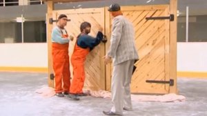 Равшан и Джамшут ворота поставили. Наша Раша.