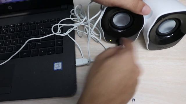 Caixa de som Logitech Z120 - Unboxing смотреть онлайн