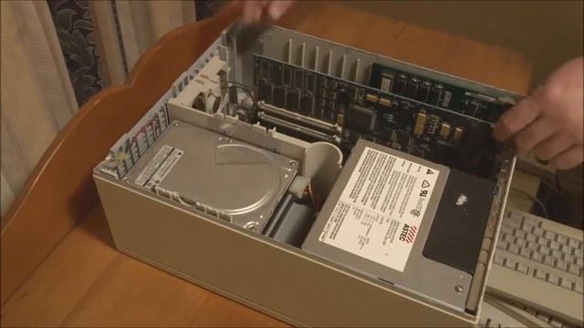 Apple Macintosh IIcx (1989) Full Tour смотреть онлайн