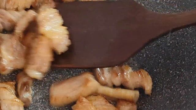 БЫСТРО И ВКУСНО ! ГОРЯЧЕЕ БЛЮДО С МЯСОМ И СЕЛЬДЕРЕЕМ  ЗА 10 МИНУТ!