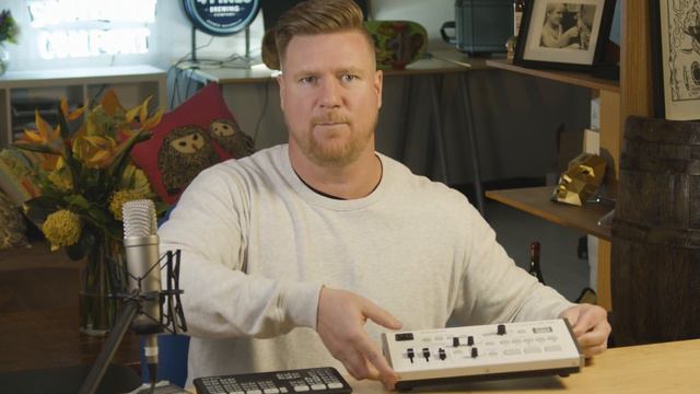 Roland VR1-HD Vs Blackmagic Atem mini Pro comparison video смотреть онлайн