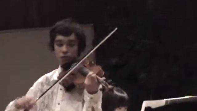 Zachary Smile plays Lafolia by Corelli on a Gliga Guarneri смотреть онлайн