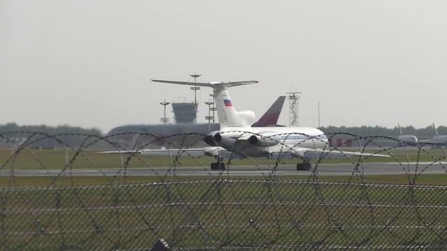 Аэропорт Внуково. Самолёт Ту-154М, бортовой №: RA-85019, СЛО "Россия".