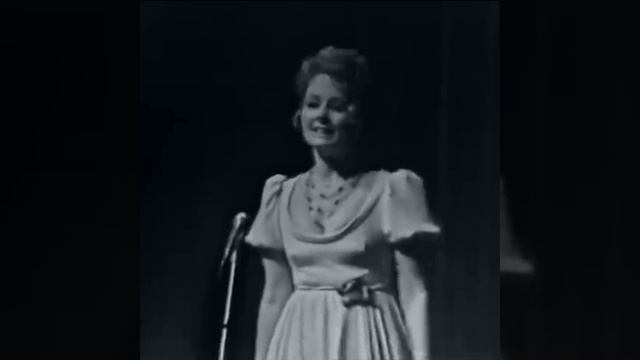 Юбилейный вечер в Театре Сатиры (1974) Нам 50! смотреть онлайн