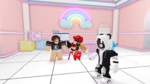 ГОВОРЯЩАЯ КОШКА пришла к Машке в Адопт Ми? Выбираю новые коляски из Roblox Adopt Me в 3 ЧАСА НОЧИ