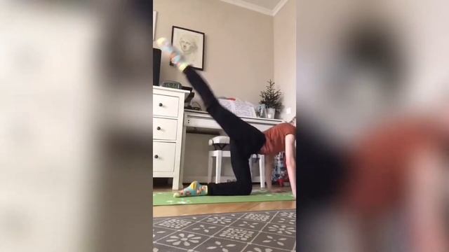 Театр танца «Сапфир», зарядка с Сашей Безрук, 8 апреля 2020 смотреть онлайн