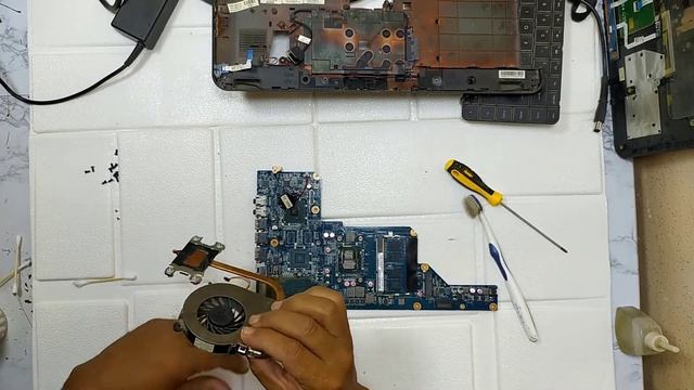 حل مشكلة حاسوب HP System fan (90B) смотреть онлайн