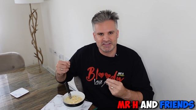 I Tried AMERICAN CLAM CHOWDER For The First Time !!! (I Don't Like Fish / Sea Food)