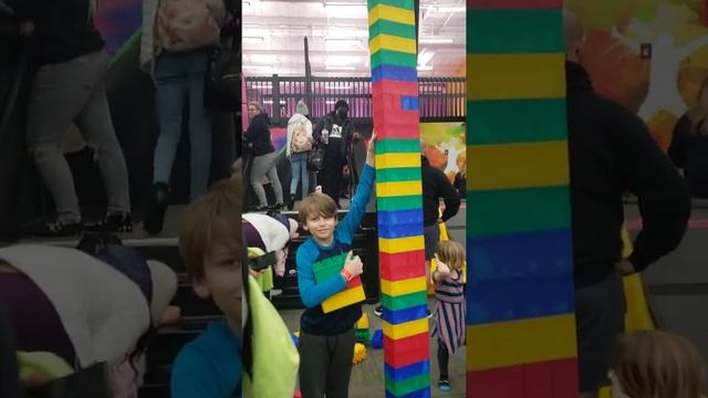 Top Jump Pigeon Forge, TN Lego tower смотреть онлайн