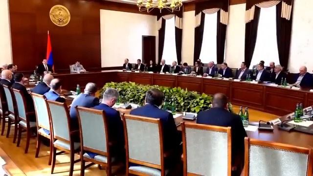#Армянский #блогер #Роман_Багдасарян снова прошёлся по сепаратистам смотреть онлайн